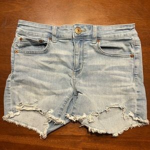 American Eagle midi shorts woman’s size 4